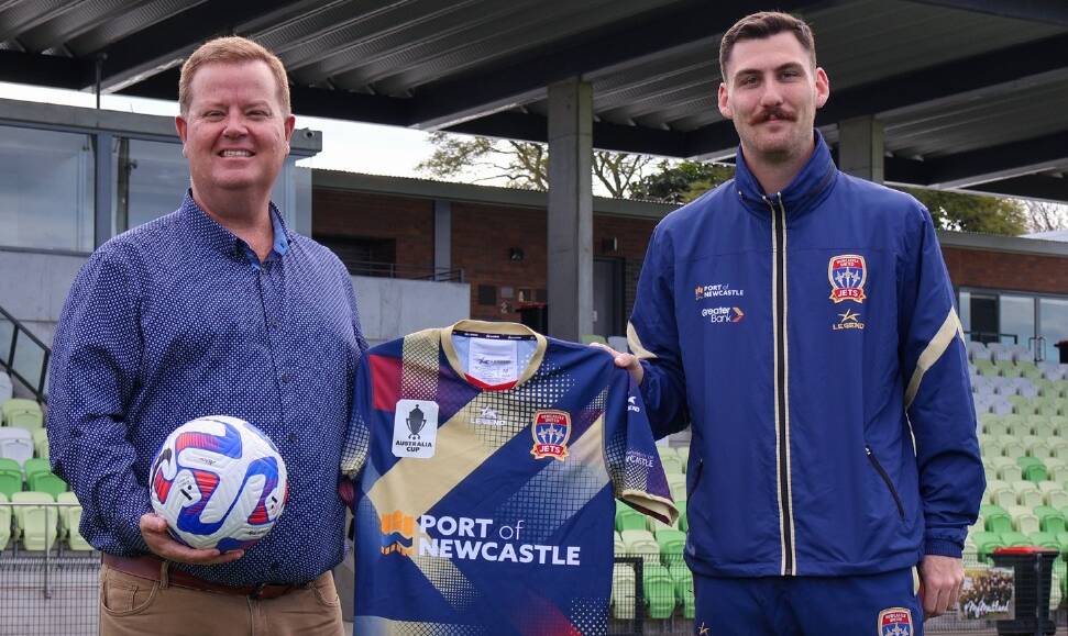 Maitland mayor Philip Penfold with Newcastle Jets midfielder Jacob Dowse at Maitland Sportsground. Picture by Maitland City Council