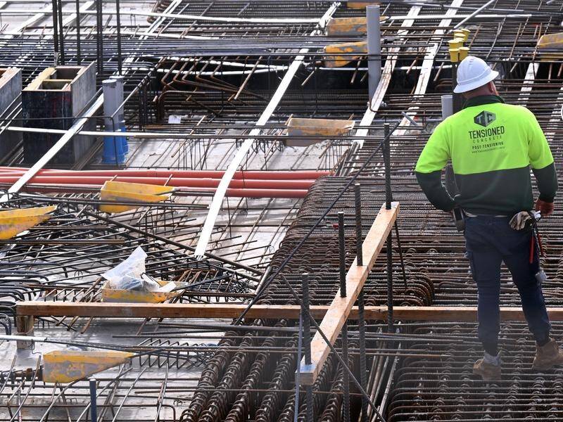 Some argue Australia needs to bring in more workers to fill labour shortages in construction. (Dean Lewins/AAP PHOTOS)