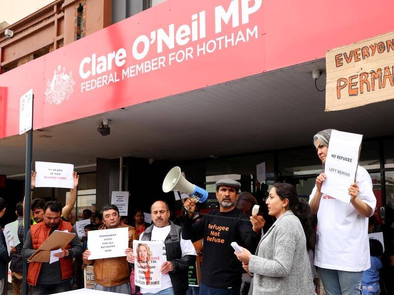 Asylum seekers who've spent years on bridging visas are protesting to the Home Affairs minister. (Con Chronis/AAP PHOTOS)